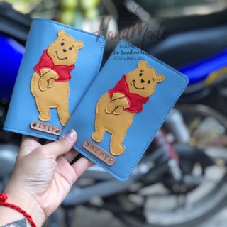 (Chat chốt tên-chọn màu)vỏ hộ chiếu GẤU POOH- bọc họ chiếu