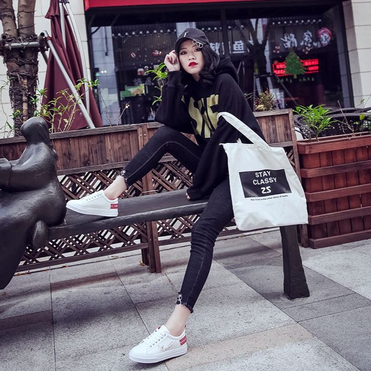 (GIÁ SỐC) Giày sneaker nữ Màu trắng gót thêu đen đỏ Cá tính NEVA2532