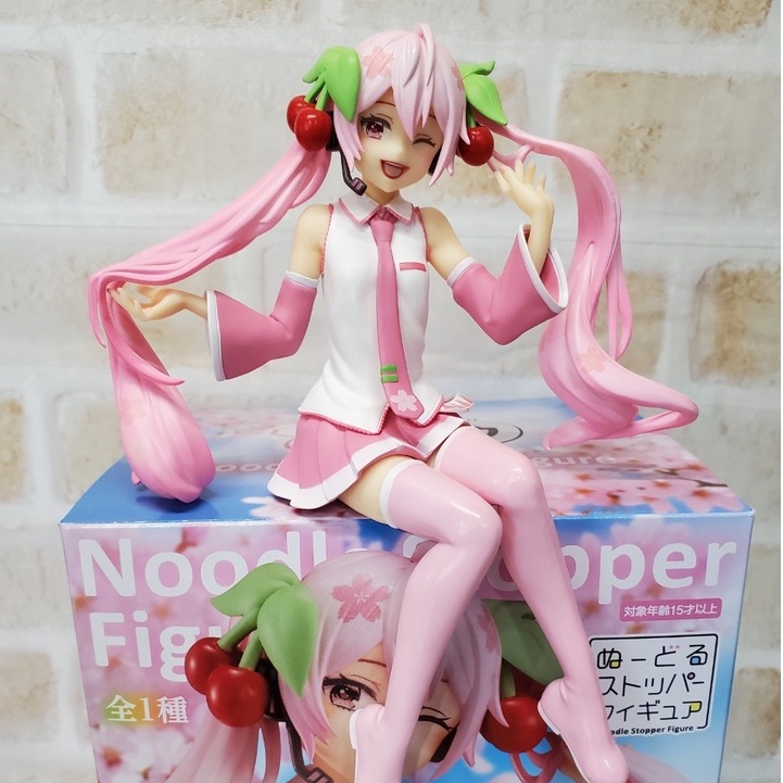 Mô Hình Tĩnh Mẫu Ngồi Hatsune Miku - Phiên Bản Hoa Anh Đào Miku Nháy Mắt