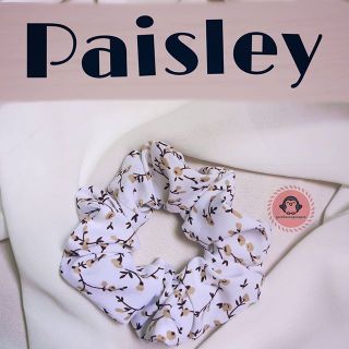 Scrunchies (Vòng đeo tay cột tóc)