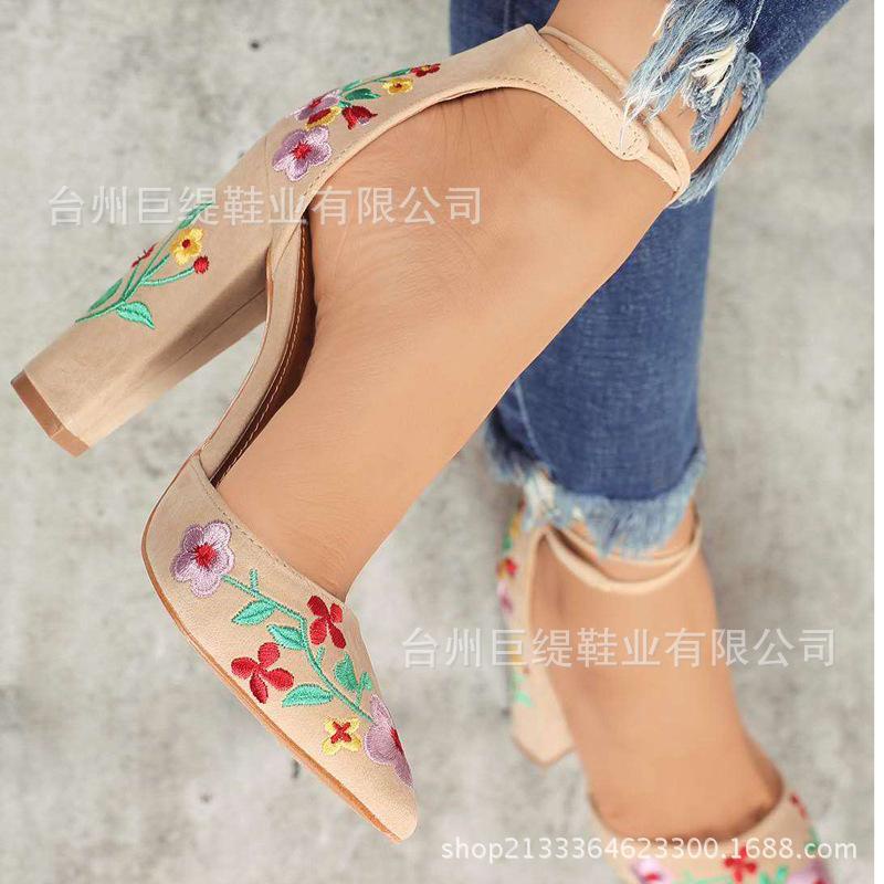 [SKM] Giày sandal hoa kiểu Châu Âu giày Thêu Mờ Kích Thước 35-43 Giày Cao Gót 20735