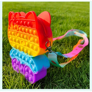 Túi xách đeo chéo vai hình chuột Mickey gắn đồ chơi bóp bong bóng làm quà cho trẻ em