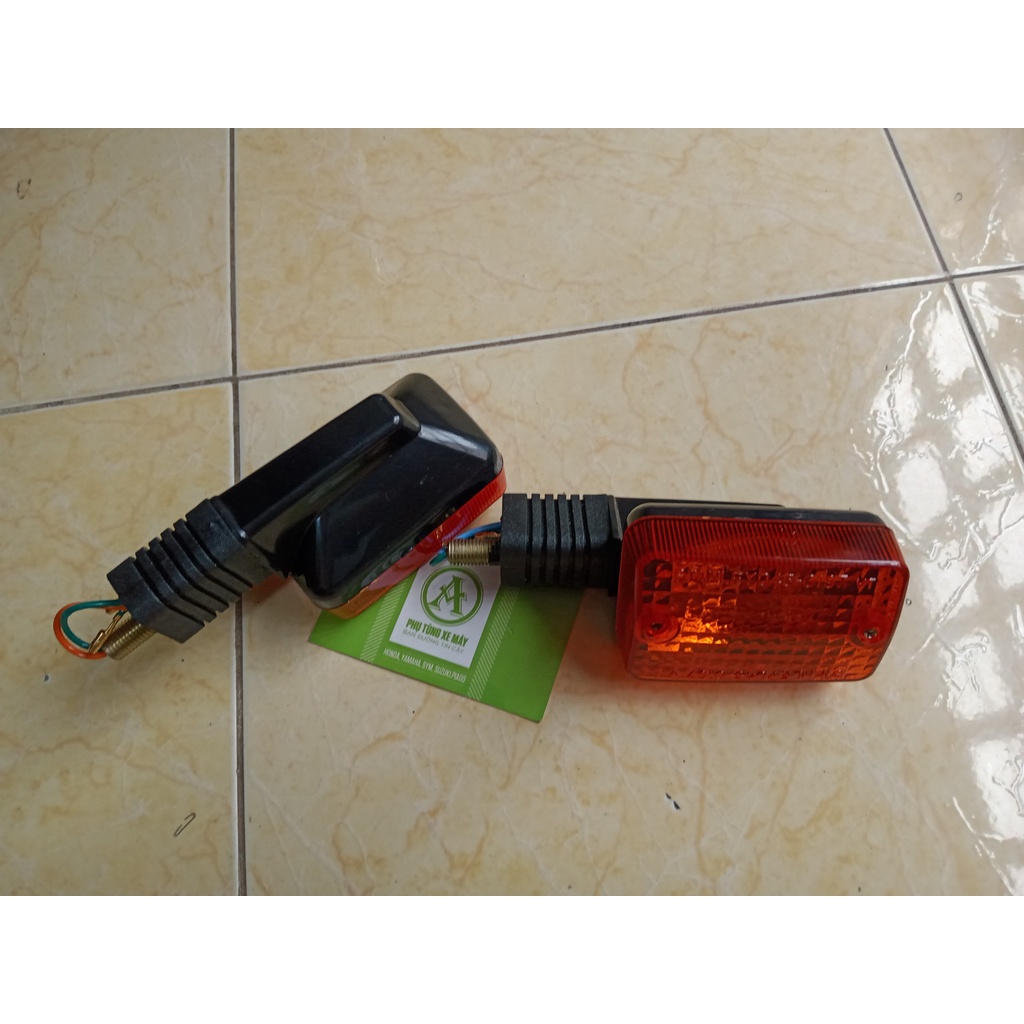 1CẶP XI NHAN TRƯỚC  XE WIN 100