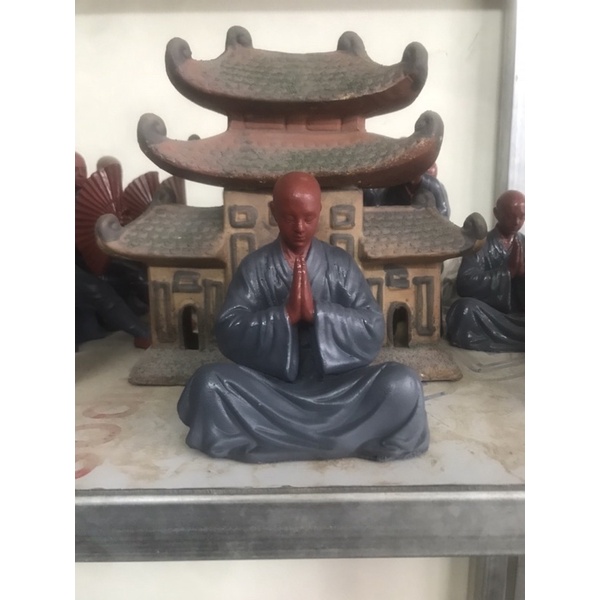 tượng tăng nhân nghồi thiền(cất liệ xi măng)