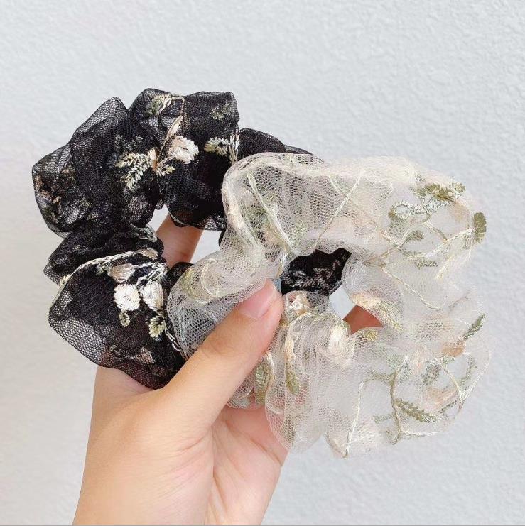 Nơ cài tóc bằng ren màu trắng xinh xắn cho nữ