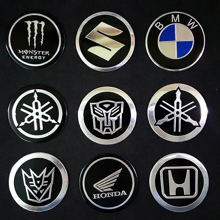 Miếng dán kim loại logo hãng xe