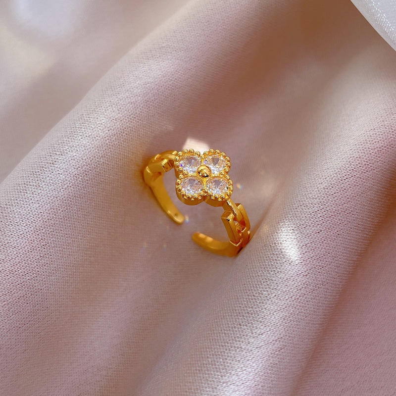 Nhẫn Titan nữ không gỉ Vàng 18k Trang sức Titan cỏ 4 lá kim cương sang trọng