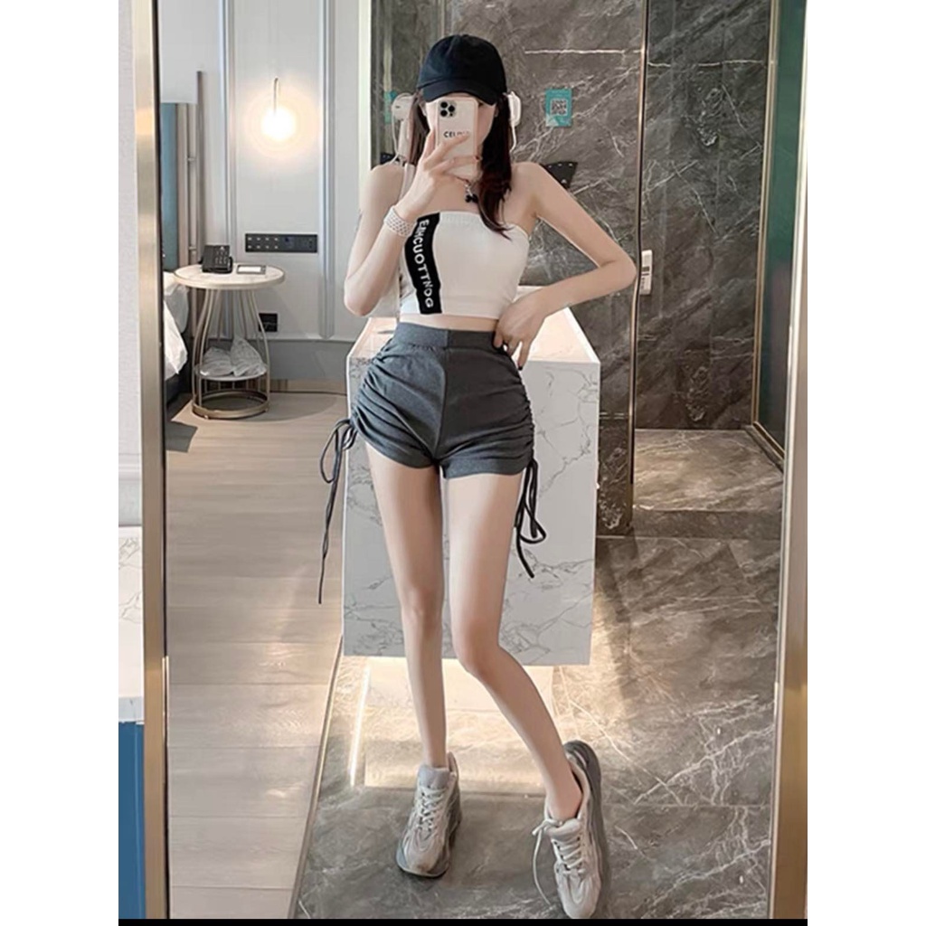 Quần short ngắn dáng ôm, có thắt dây bo chun hai bên sexy