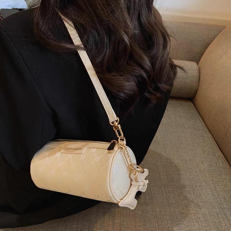 SẴN Túi Kẹp Nách Hình Trụ Màu Trắng Hai Dây Đeo Bản Đẹp