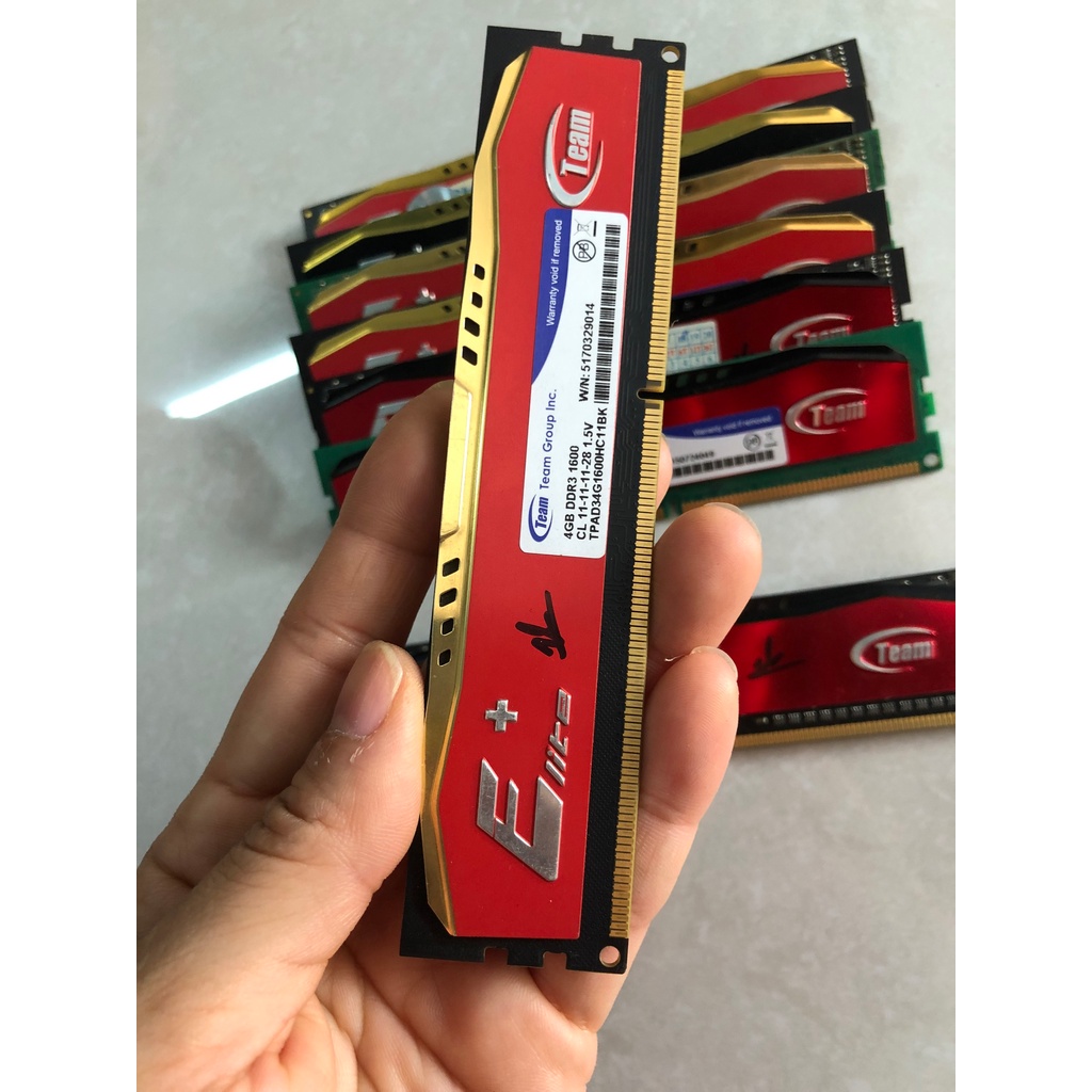 Ram Team 4G DDR3 bus 1600 có tản nhiệt . Hàng qua sử dụng, bảo hành 1 tháng.