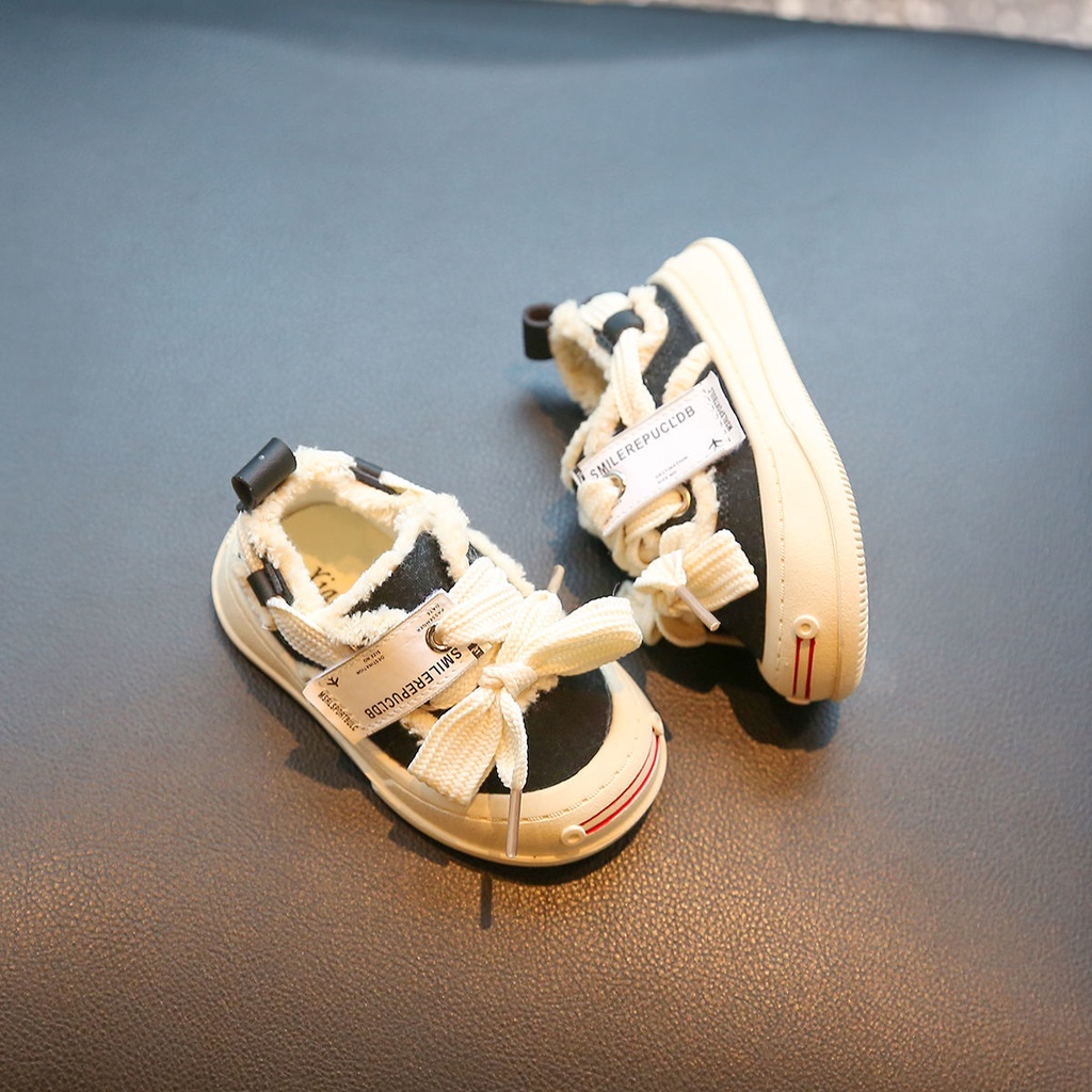 Hàng Mới Về Giày Thể Thao Thoáng Khí Đế Mềm Dễ Phối Đồ Cho Bé