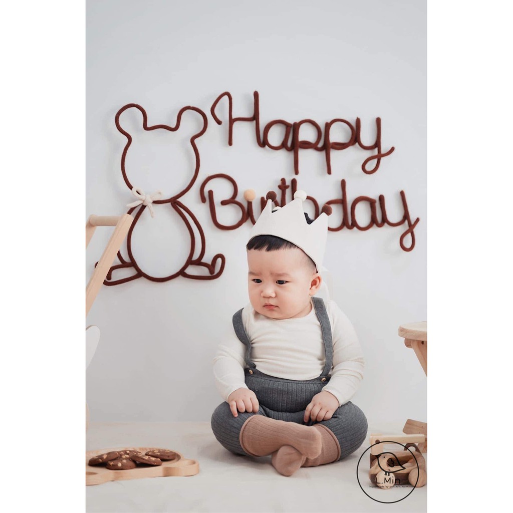 Vương miện thêu tên bé by l.min