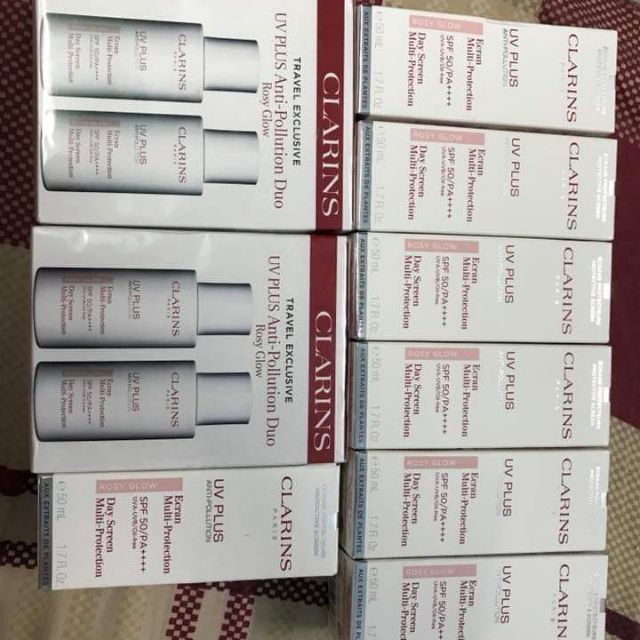 Kem chống Clarins Rosy Glow