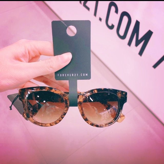 Kính forever21 auth