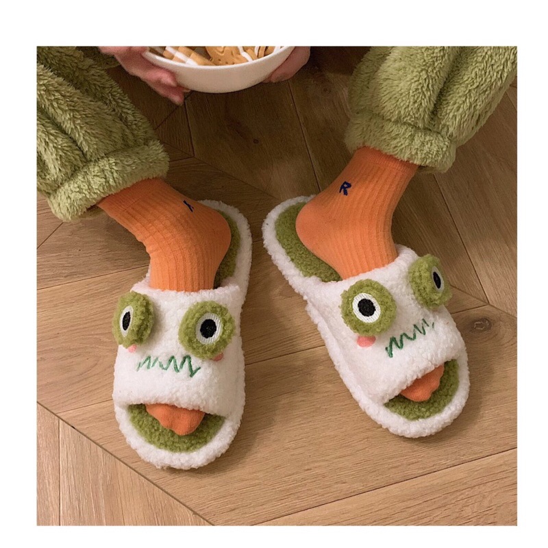 Dép bông hình thú hình con ếch đi trong nhà