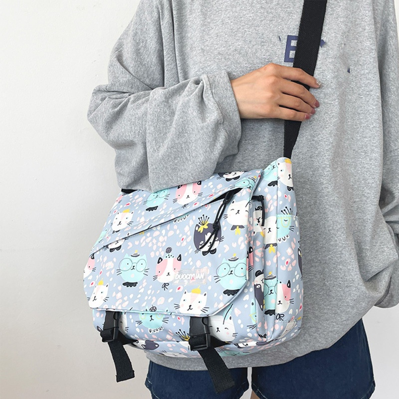 Túi Đeo Chéo Vai Họa Tiết Hoạt Hình Đáng Yêu Dành Cho Cắm Trại Leo Núi