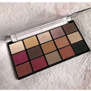 Bảng mắt Makeup Revolution 15 màu Reloaded Iconic Vitality