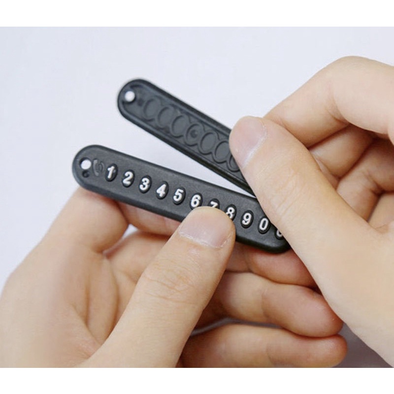 Móc chìa khoá gắn bảng số điện thoại ô tô, xe máy màu đen