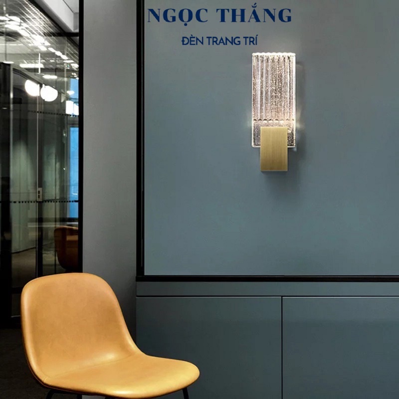 Đèn treo tường gắn tường pha lê cao cấp trang trí trong nhà cầu thang 8W Led 3 chế độ màu VPL25 Ngọc Thắng