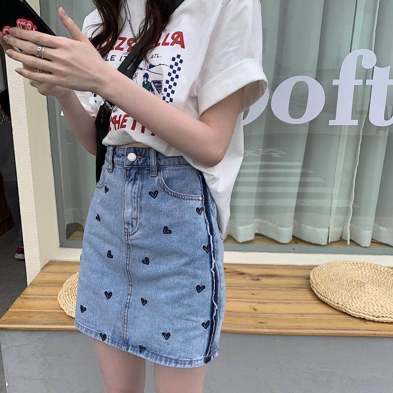 chân váy jean Chữ A Lưng Cao Thêu Hình Trái Tim Xinh Xắn | BigBuy360 - bigbuy360.vn