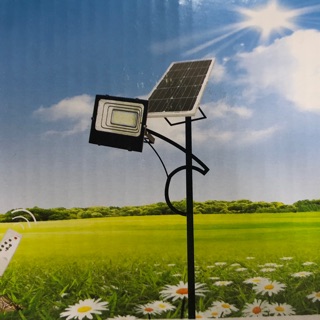 Đèn pha năng lượng mặt trời 100W