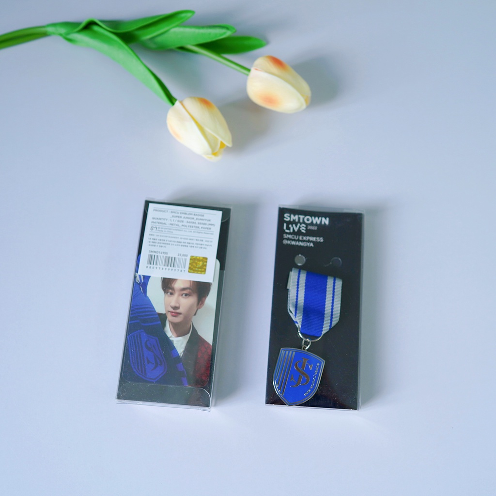 Thẻ ảnh + huy hiệu SMCU