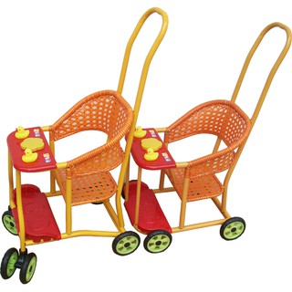 Xe đẩy nhựa giả mây cho bé.