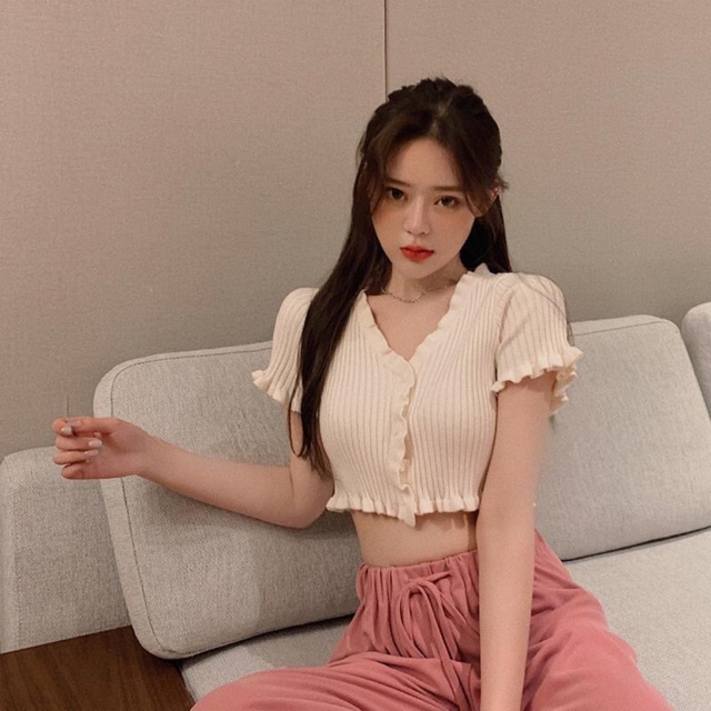 Áo len viền bèo croptop