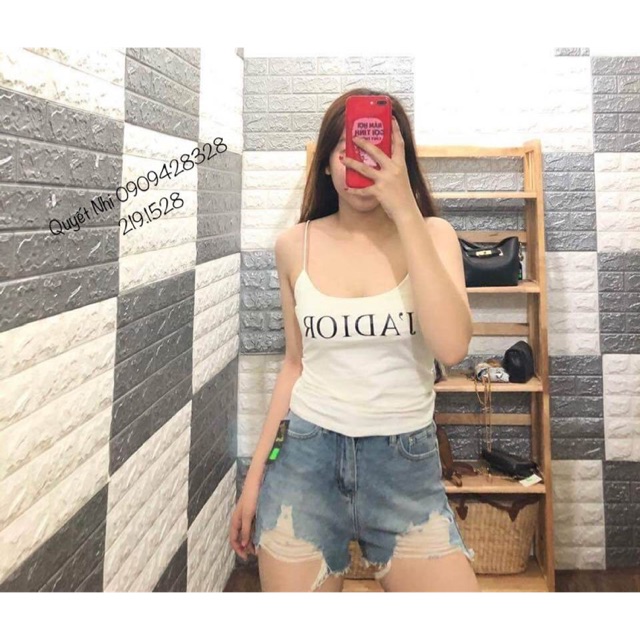 Áo hai dây có mút ngực