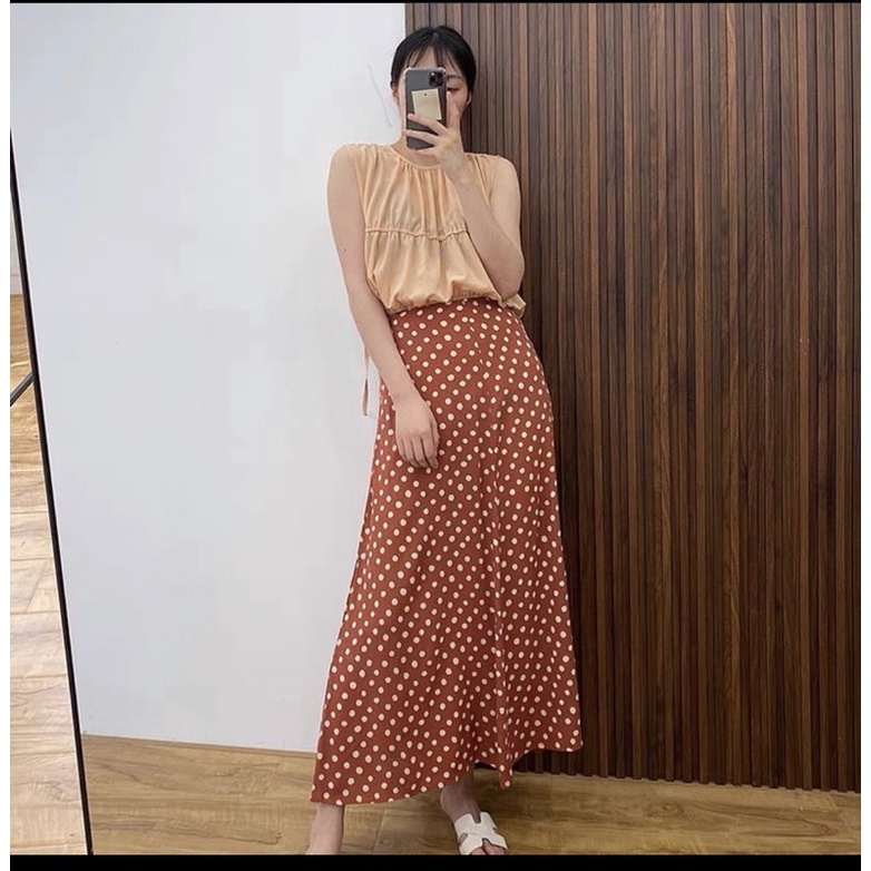 Chân váy midi chấm bi