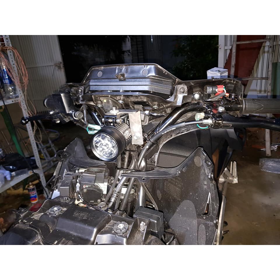 Pát Gắn Đèn Trợ sáng lỗ kèn Winner X