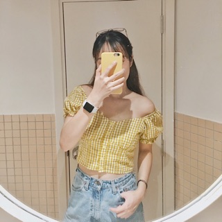Áo trễ vai caro vàng