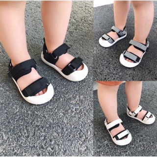 Sandal bé trai