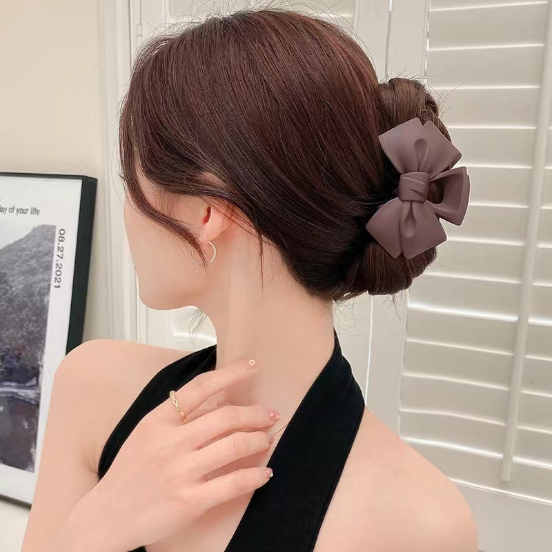 Kẹp Tóc Nơ Màu Cà Phê Hình Cá Mập