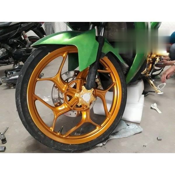 Sơn xịt Samurai màu Vàng Honda - 1102 , Dầu nhớt 20