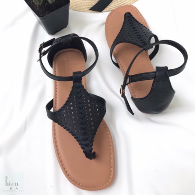 Giày sandal kẹp ngón cắt laze size 38 phom lớn