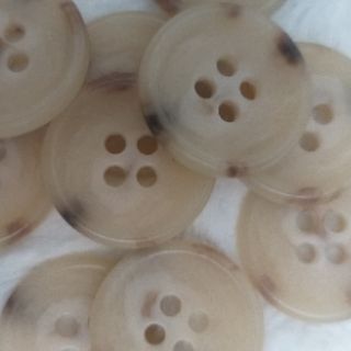 Nút nhựa 4 lỗ 18mm (set 10 nút)