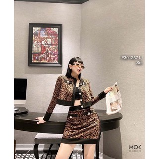 Set thun họa tiết beo áo croptop gài nút tay dài phối chân váy ngắn có lót quần!