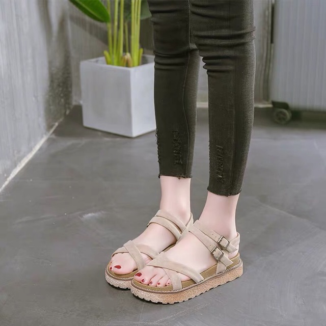 Giày sandals đế bánh mì mẫu đẹp 2020