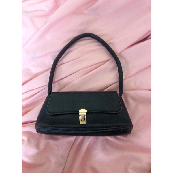 Túi đen quai xách