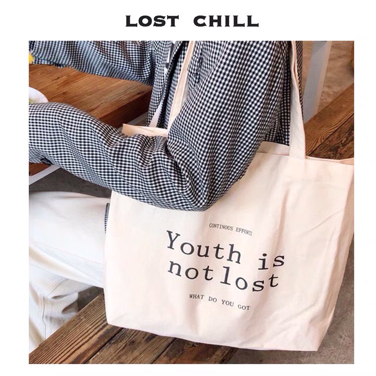 Túi vải canvas cao cấp đeo vai Youth Is Not Lost khổ vuông cá tính