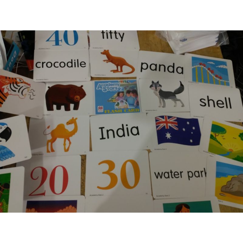 FLASHCARD ACADEMY STARS 2