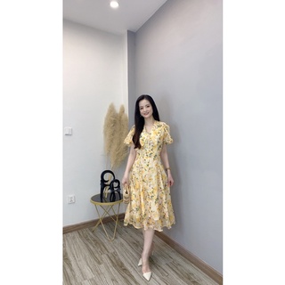 Váy hoa vàng cổ V ren