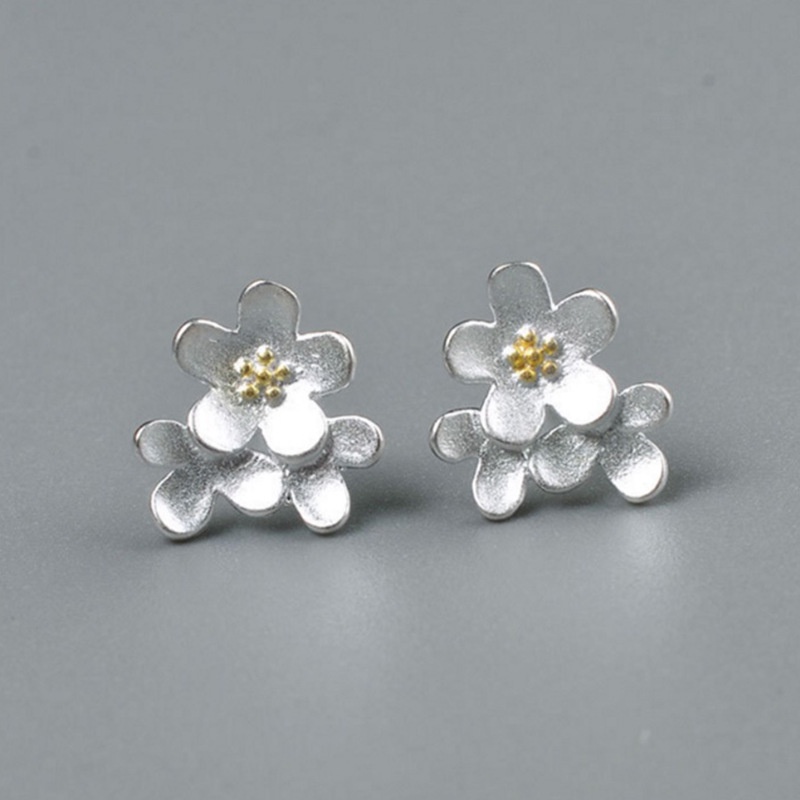 Bông Tai Hình Hoa Nhỏ Xinh Xắn Thời Trang