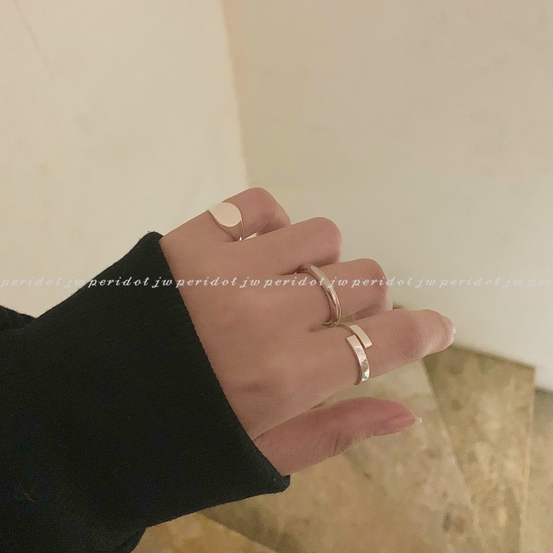 Nhẫn signet mặt tròn vừa  Có sẵn size tay