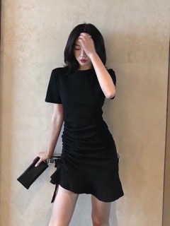 ĐẦM ĐEN RÚT EO