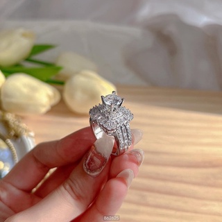 Nhẫn đế vuông bo tròn hột cao xi bạch kim