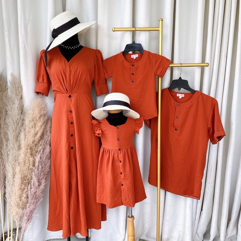 Đồng phục gia đình du lịch - váy đôi gia đình - áo gia đình du lịch - áo đôi gia đình - váy áo gia đình đẹp