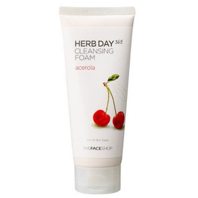 Sữa Rửa Mặt Cung Cấp Ẩm HERB DAY 365 CLEANSING FOAM