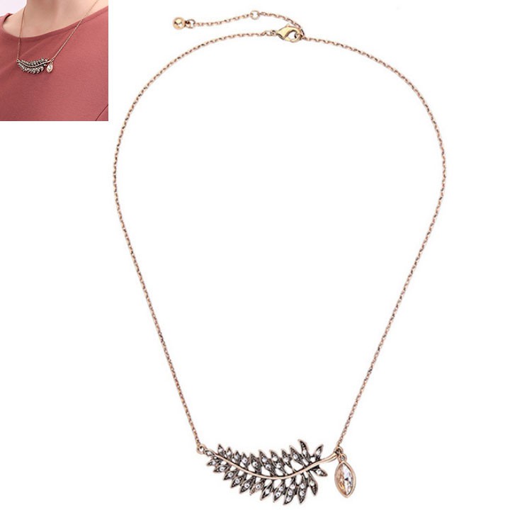 Madam Dzi - Vòng cổ chiếc lá